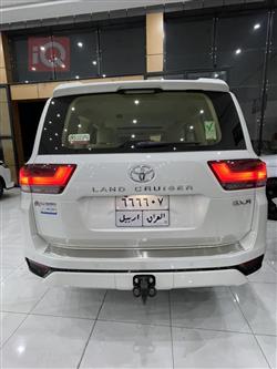 تۆیۆتا لاند کروزەر